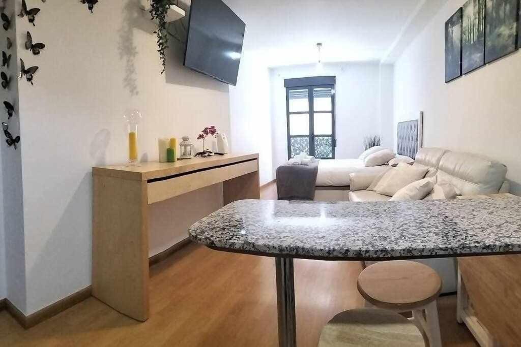Loft Old City Couples Getaway อาลิกันเต ภายนอก รูปภาพ
